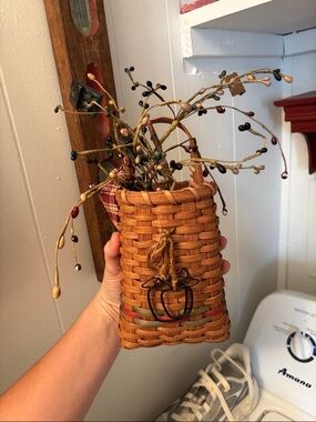 Woven Rattan Hanging Basket with Autumn Berry Stems - Natural Brown